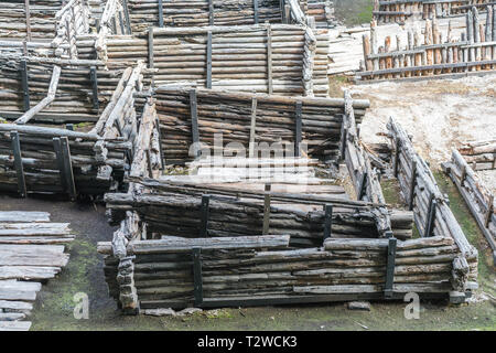 Brest, Belarus - 28. Juli 2018: Berestye Archäologisches Museum - Ostslawischen Holz- Stadt aus dem 13. Jahrhundert. Stockfoto