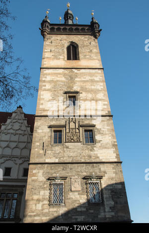Turm von Novomestka radnice Rathaus in Prag in der Tschechischen Republik Stockfoto