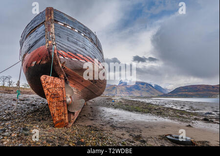 Das Corpach-projekt Wrack MV Dayspring Strände am Ufer des Loch Linnhe in der Nähe von Corpach und mit Blick auf den Ben Nevis Stockfoto