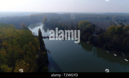 Italien, Emilia Romagna, Lombardei, Po-ebene, Oglio Flusses, pontoon Stockfoto