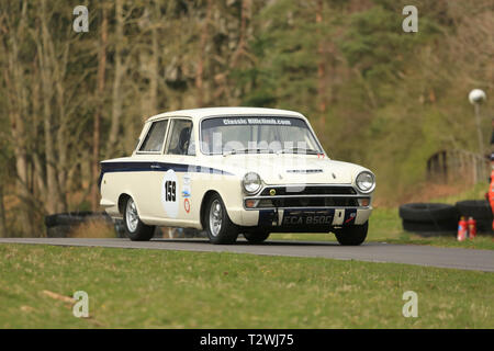 Ein 1965 Lotus Cortina, die an einem Hillclimb Event in Großbritannien. Stockfoto