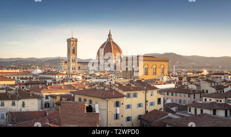 Am frühen Morgen Blick auf den Dom in Florenz, Toskana, Italien. Bild Datum: Sonntag, 24. Februar 2019. Foto von Christopher Ison © Stockfoto