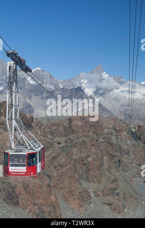 Oberwallis, die Seilbahn in der Nähe der Gipfel des Klein Matterhorn. Stockfoto