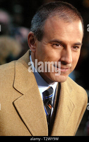 MATT LAUER 2002 Shania Twain führt AUF DEM NBC POST Sommer-konzertreihe am Rockefeller Center, NYC. Foto von John Barrett/PHOTOlink Stockfoto