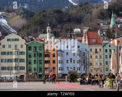 Historische Fassaden in St. Nikolaus-Mariahilf, Innsbruck, Tirol, Österreich, Europa Stockfoto