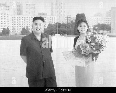 Pyongyang, North-Korea - November 13, 2011: Scan eines offiziellen Fotografie der nordkoreanische Führer Kim Jong-un und seine Frau Kim Ri Sol-ju oder Lee Seol Stockfoto