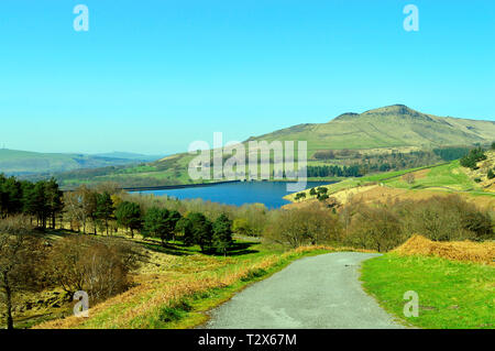 Dovestone Reservoir liegt dort, wo die Täler der Greenfield und Kauen Brooks konvergieren zusammen oberhalb des Dorfes Greenfield, auf Saddleworth Moor in Stockfoto