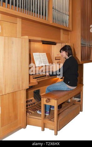 Giuseppe Verdi Staatlichen Konservatorium für Musik in Basso Donatella die Orgel spielt. Stockfoto