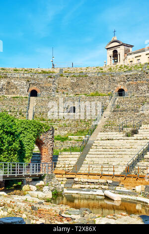 Zeilen des antiken Römischen Theater in Catania, Italien Stockfoto