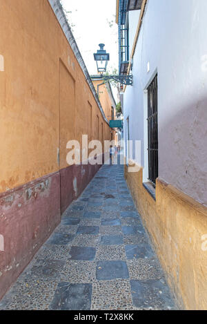 Schmale Gasse im Jüdischen Viertel - Sevilla Spanien Stockfoto