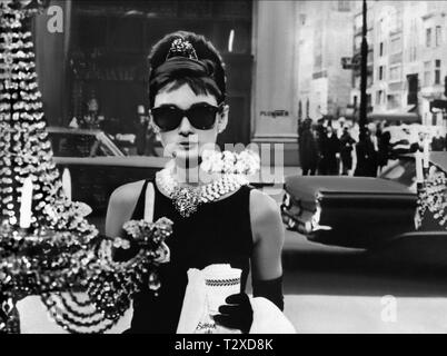 AUDREY HEPBURN, Frühstück bei Tiffany, 1961 Stockfoto