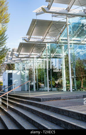 Jephson Gärten glasshouse im Frühjahr. Leamington Spa, Warwickshire, England Stockfoto