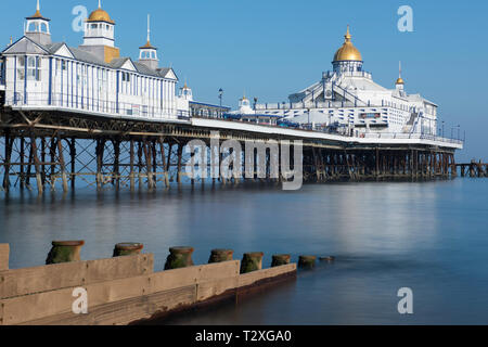 Eastbourne Pier in der Grafschaft East Sussex an der Südküste von England, Großbritannien Stockfoto