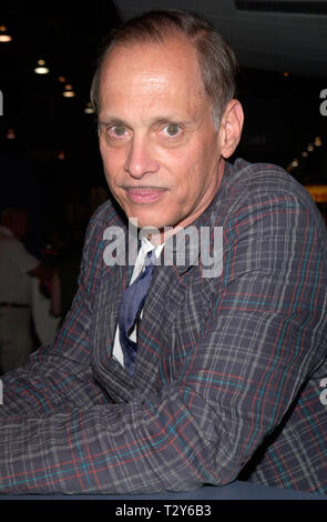 LAS VEGAS, NV. Juli 08, 2000: Regisseur John Waters am 19. jährlichen VSDA (Video Software Dealers Assoc) Convention and Expo am Venetian Hotel Las Vegas. Bild: Paul Smith/Featureflash Stockfoto