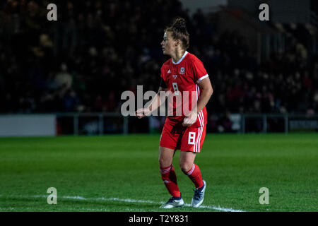 Angharad James in Aktion. Wales v Tschechische Republik bei Rodney Parade, Newport. Quelle: Lewis Mitchell/YCPD. Stockfoto