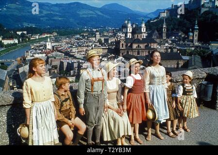 ANGELA CARTWRIGHT, DUANE CHASE, Nicholas Hammond, Julie Andrews, Heather Menzies, CHARMIAN CARR, DEBBIE TURNER, KYM CARATH, der Klang der Musik, 1965 Stockfoto