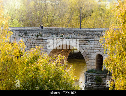 Römische Brücke. Es hat eine Länge von 790 Metern und wurde im ersten Jahrhundert v. Chr. Stockfoto