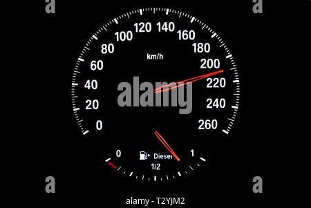 Tachometer mit Kraftstoffanzeige für Diesel, Geschwindigkeit 210 km/h, Symbol Bild Gefahr durch überhöhte Geschwindigkeit, zu schnell fahren, Deutschland Stockfoto