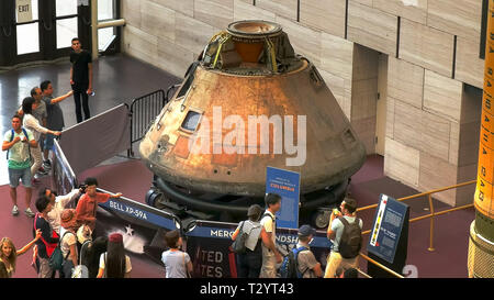 WASHINGTON, DC, USA - 10. SEPTEMBER 2015: Eine hohe Betrachtungswinkel der Apollo 11 Befehl Modul Columbia im National Air und Space Museum Stockfoto