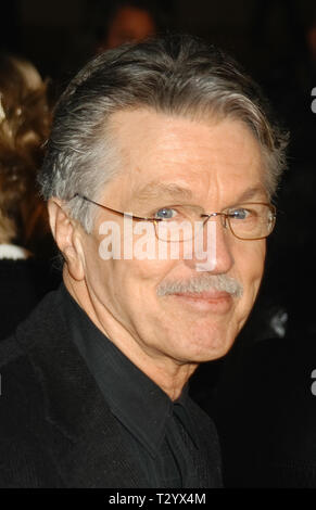 Tom Skerritt im 'Tränen der Sonne Premiere' in Westwood Village, Los Angeles, CA am 3. März 2003 Photo Credit: SBM/PictureLux Datei Referenz # 33790 455 SBMPLX Stockfoto