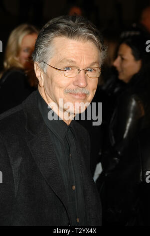 Tom Skerritt im 'Tränen der Sonne Premiere' in Westwood Village, Los Angeles, CA am 3. März 2003 Photo Credit: SBM/PictureLux Datei Referenz # 33790 454 SBMPLX Stockfoto