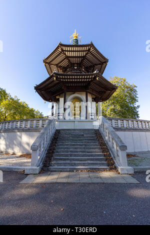 Der Frieden Pagode am Ufer der Themse in Battersea Park, London, England, Vereinigtes Königreich Stockfoto