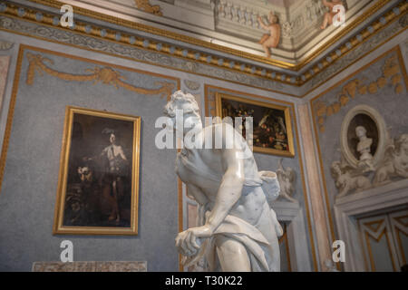 Rom, Italien, 22. Juni 2018: Barock Marmor Skulptur David von Bernini 1623-1624 in der Galleria Borghese Villa Borghese Stockfoto