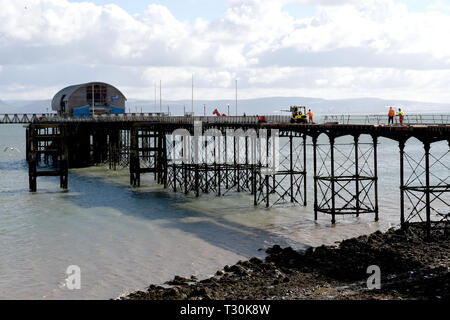 Restaurierungsarbeiten an der mumbles Pier, Swansea, Wales Stockfoto