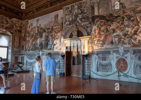 Florenz, Italien, 24. Juni 2018: Panoramablick auf Interieur und die Kunst des Palazzo Vecchio (Alter Palast) ist das Rathaus von Florenz Stockfoto