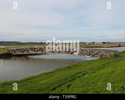 Sheerness, Kent, Großbritannien. 5. April 2019. UK Wetter: Ein sonniger Morgen in Sheerness, Kent und Gefühl Wärmer. Credit: James Bell/Alamy leben Nachrichten Stockfoto