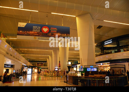 Delhi, Indien. 07 Feb, 2019. Einkaufszentrum im Abflugterminal des Flughafens "Indira Gandhi International Airport" in Delhi im nördlichen Indien, auf 07.02.2019 | Verwendung der weltweiten Kredit genommen: dpa/Alamy leben Nachrichten Stockfoto