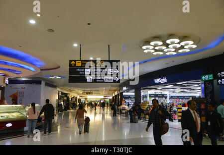 Delhi, Indien. 07 Feb, 2019. Einkaufszentrum im Abflugterminal des Flughafens "Indira Gandhi International Airport" in Delhi im nördlichen Indien, auf 07.02.2019 | Verwendung der weltweiten Kredit genommen: dpa/Alamy leben Nachrichten Stockfoto