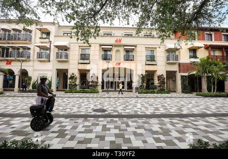 Florida, USA. 5 Apr, 2019. S. Rosmarin Avenue in CityPlace Freitag, 5. April 2019 in West Palm Beach. Quelle: Bruce R. Bennett/der Palm Beach Post/ZUMA Draht/Alamy leben Nachrichten Stockfoto