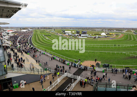 Aintree Rennbahn Aintree, UK. 5 Apr, 2019. Die 2019 Grand National horse racing Festival, Tag 2; hervorragenden Blick auf die Rennstrecke Aintree Course Credit: Aktion plus Sport/Alamy leben Nachrichten Stockfoto