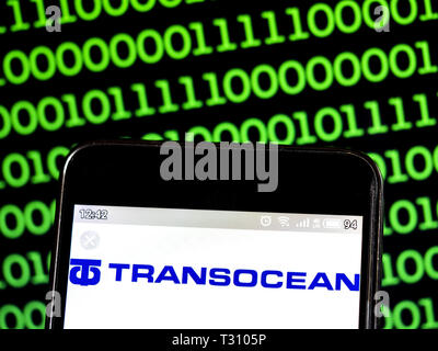 In der Ukraine. 5 Apr, 2019. In diesem Foto Illustration ein transocean Ltd logo gesehen auf einem Smartphone angezeigt. Quelle: Igor Golovniov/SOPA Images/ZUMA Draht/Alamy leben Nachrichten Stockfoto