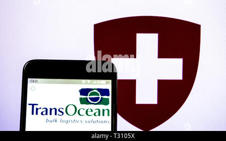 In der Ukraine. 5 Apr, 2019. In diesem Foto Illustration ein transocean Ltd logo gesehen auf einem Smartphone angezeigt. Quelle: Igor Golovniov/SOPA Images/ZUMA Draht/Alamy leben Nachrichten Stockfoto