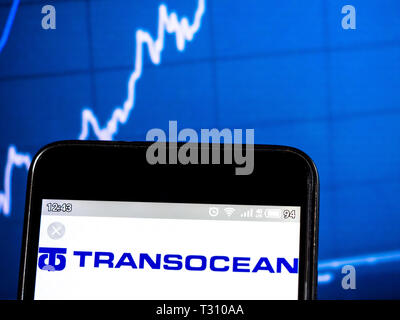 In der Ukraine. 5 Apr, 2019. In diesem Foto Illustration ein transocean Ltd logo gesehen auf einem Smartphone angezeigt. Quelle: Igor Golovniov/SOPA Images/ZUMA Draht/Alamy leben Nachrichten Stockfoto