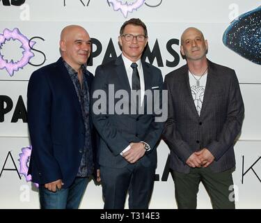 Las Vegas, NV, USA. 5 Apr, 2019. Michael Symon, Bobby Flay, Marc Vetri in der Ankunftshalle für Palms Casino Resort Grand Opening und Enthüllung der KAOS-FRI, Palms Casino Resort, Las Vegas, NV April 5, 2019. Credit: JA/Everett Collection/Alamy leben Nachrichten Stockfoto