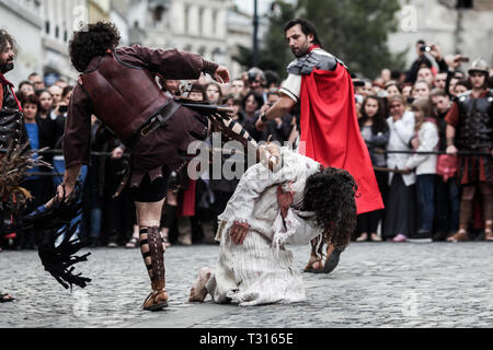 Bukarest, Rumänien, 15. April 2014: Dramatisierung von Schauspielern der Passion Christi - Drama, Folter und Kreuzigung von Jesus Christus durch die Römer. Stockfoto