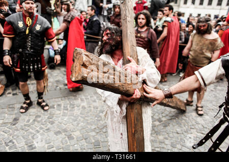 Bukarest, Rumänien, 15. April 2014: Dramatisierung von Schauspielern der Passion Christi - Drama, Folter und Kreuzigung von Jesus Christus durch die Römer. Stockfoto