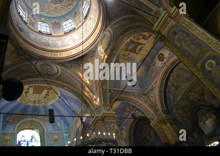 Innenraum der Kathedrale Decke Varna, Bulgarien, auch bekannt als Katedralen Hram Uspenie Bogorodichno Stockfoto