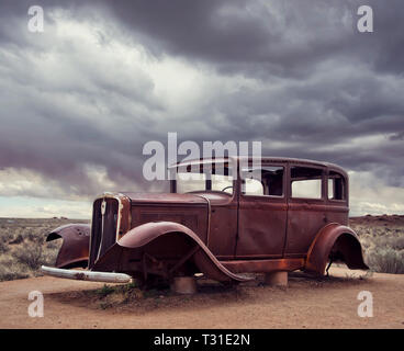 Route 66 Oldtimer Relikt angezeigt, in der Nähe der Nordeingang des Petrified Forest National Park in Arizona, USA Stockfoto