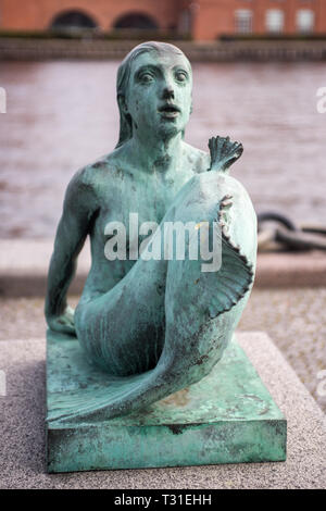 Eine Besetzung von Anne Marie Carl-Nielsen die Skulptur einer Meerjungfrau, aus dem Jahre 1831, auf der Uferpromenade am Soren Kierkegaards Plads. Stockfoto