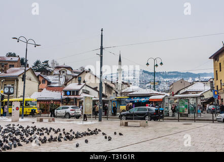 Geschäfte am Hauptplatz von Bascarsija historischen Viertel in Sarajewo, Bosnien und Herzegowina Stockfoto