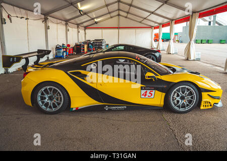 Valencia, Spanien - 30. März 2019: Gelb Ferrari 458 Speciale A. Luxus sport auto. Autohaus. Stockfoto