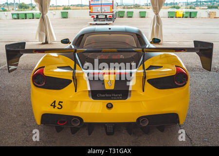 Valencia, Spanien - 30. März 2019: Gelb Ferrari 458 Speciale A. Luxus sport auto. Autohaus. Stockfoto