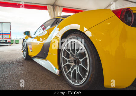 Valencia, Spanien - 30. März 2019: Gelb Ferrari 458 Speciale A. Luxus sport auto. Autohaus. Stockfoto