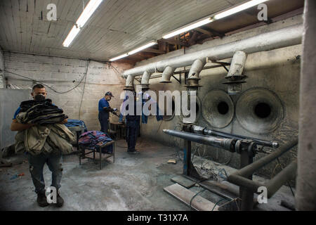 Donmatias, Antioquia, Kolumbien: industrielle Wäscherei, lavanderia Prointex. Stockfoto