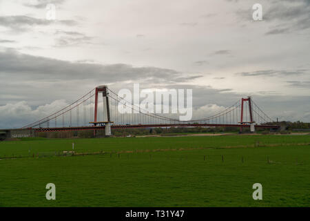 Großbaustelle emmericher Rheinbrücke Emmerich, Deutschland, Seitenansicht Stockfoto