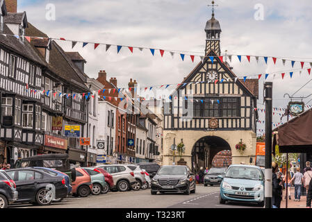 Ursprünglich eine Scheune, das Rathaus, ein schwarzen und weißes Gebäude wurde im Jahre 1650 in Bridgnorth High Street errichtet. Stockfoto